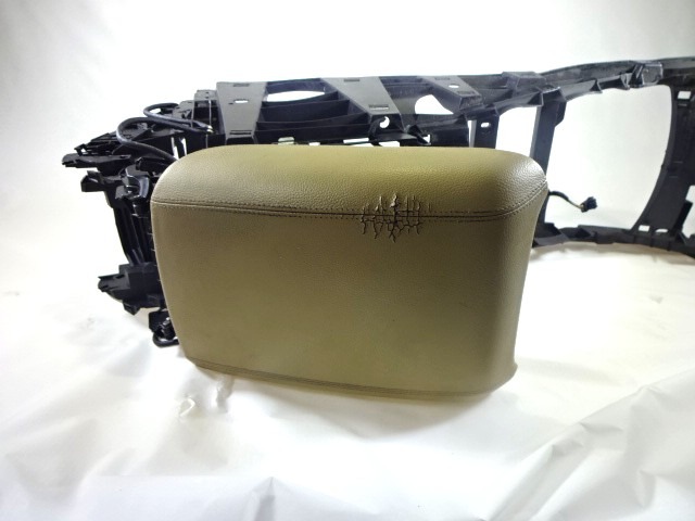 NASLON ZA ROKE/SREDINSKA KONZOLA OEM N. A2516801539 ORIGINAL REZERVNI DEL MERCEDES CLASSE R W251 (2005 - 2010)DIESEL LETNIK 2007