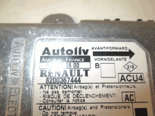 RACUNALNIK AIRBAG OEM N. 8200367444 ORIGINAL REZERVNI DEL RENAULT MEGANE MK2 BM0/1 CM0/1 EM0/1 KM0/1 LM0/1 BER/GRANDTOUR  (10/2002 - 02/2006) DIESEL LETNIK 2004