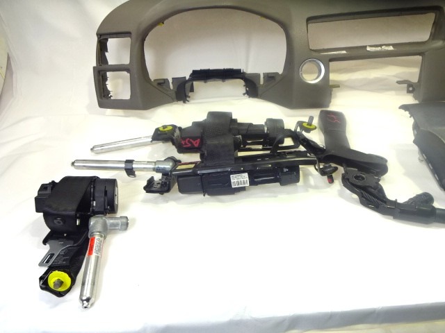 KIT AIRBAG KOMPLET OEM N. 17906 KIT AIRBAG COMPLETO ORIGINAL REZERVNI DEL VOLVO V50 545 (2004 - 05/2007) DIESEL LETNIK 2006