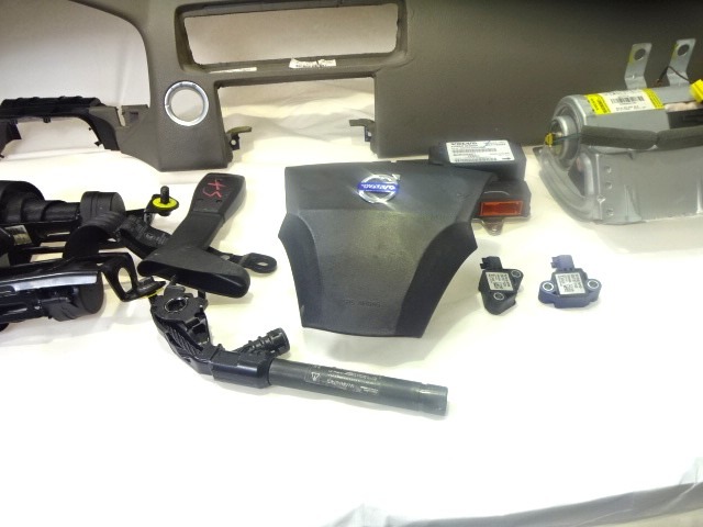 KIT AIRBAG KOMPLET OEM N. 17906 KIT AIRBAG COMPLETO ORIGINAL REZERVNI DEL VOLVO V50 545 (2004 - 05/2007) DIESEL LETNIK 2006