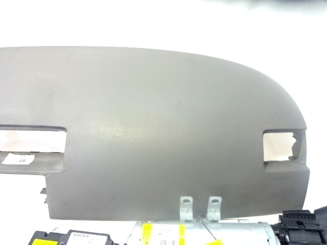 KIT AIRBAG KOMPLET OEM N. 17906 KIT AIRBAG COMPLETO ORIGINAL REZERVNI DEL VOLVO V50 545 (2004 - 05/2007) DIESEL LETNIK 2006