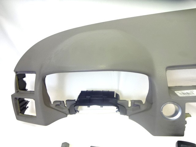 KIT AIRBAG KOMPLET OEM N. 17906 KIT AIRBAG COMPLETO ORIGINAL REZERVNI DEL VOLVO V50 545 (2004 - 05/2007) DIESEL LETNIK 2006