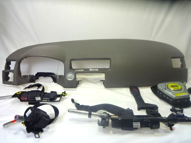 KIT AIRBAG KOMPLET OEM N. 17906 KIT AIRBAG COMPLETO ORIGINAL REZERVNI DEL VOLVO V50 545 (2004 - 05/2007) DIESEL LETNIK 2006