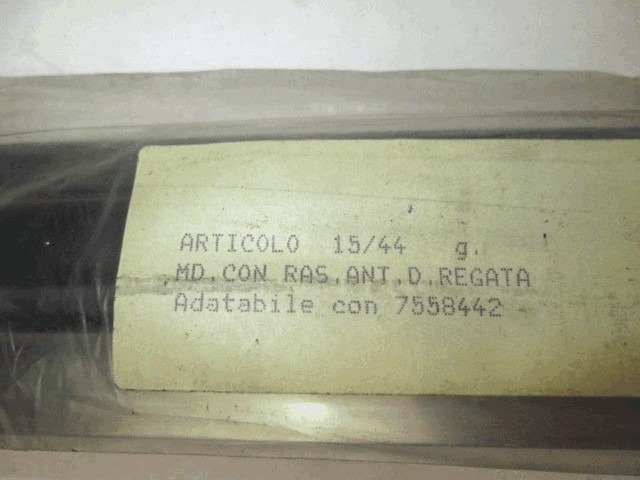OKRASNE LETVE IN PROFILI SPREDNJIH VRAT OEM N. 7558442 ORIGINAL REZERVNI DEL FIAT REGATA 138 (1983 -1986)BENZINA LETNIK 1985