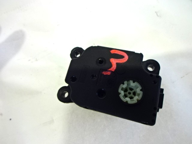 MOTORCEK OGREVANJA OEM N. MF113930-0681 ORIGINAL REZERVNI DEL LAND ROVER RANGE ROVER SPORT L320 MK1 (2005 - 2010) DIESEL LETNIK 2008