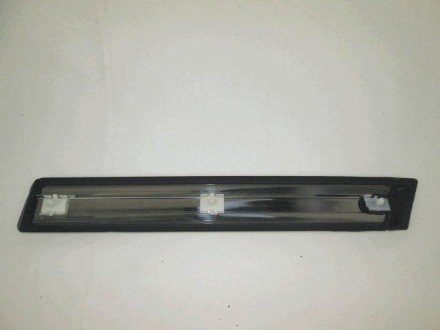 ZUNANJI PROFILI IN LETVE OEM N. 1246900962 ORIGINAL REZERVNI DEL MERCEDES CLASSE E W124 BER/SW (1984 - 1995)BENZINA LETNIK 1993