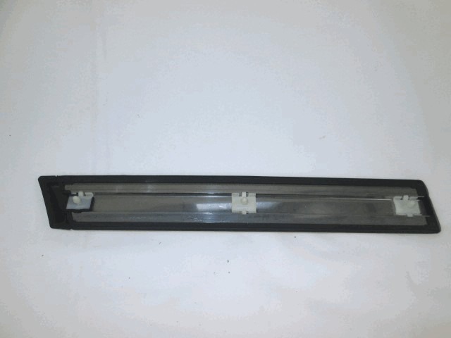 ZUNANJI PROFILI IN LETVE OEM N. 1246901062 ORIGINAL REZERVNI DEL MERCEDES CLASSE E W124 BER/SW (1984 - 1995)BENZINA LETNIK 1993