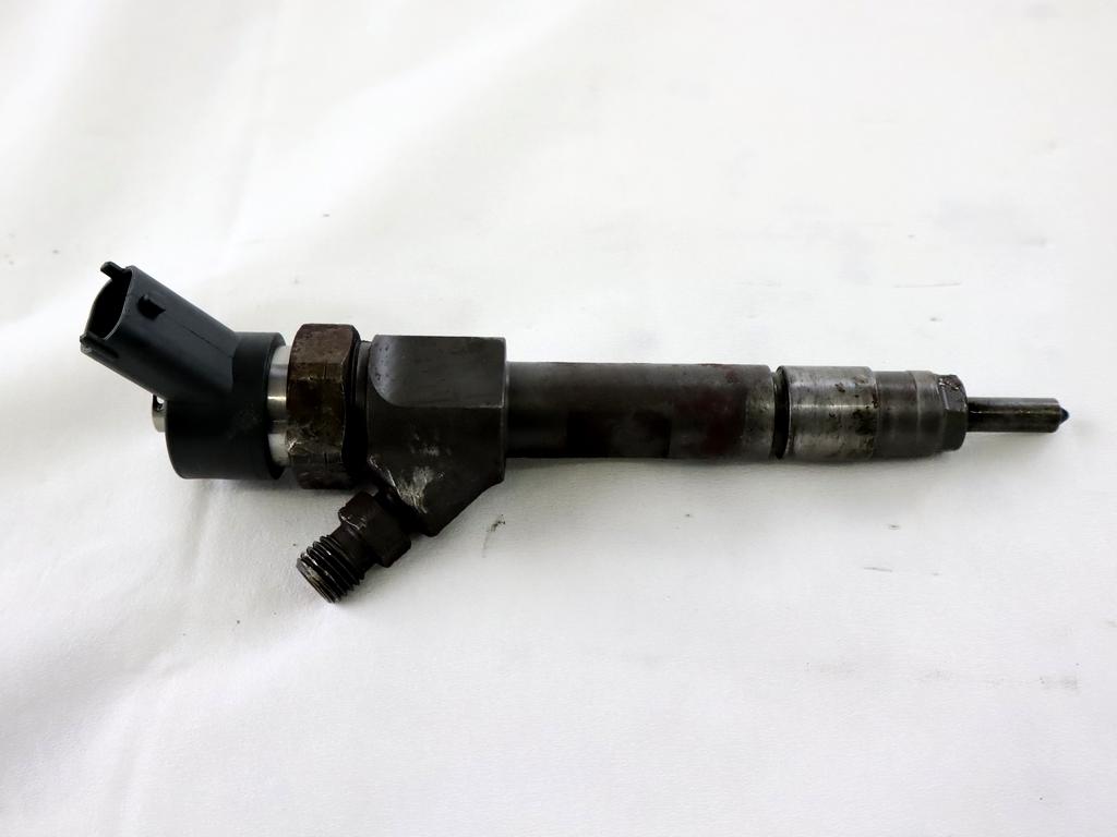 INJEKTORJI DIESEL OEM N. 8200100272 ORIGINAL REZERVNI DEL RENAULT SCENIC/GRAND SCENIC JM0/1 MK2 (2003 - 2009) DIESEL LETNIK 2005
