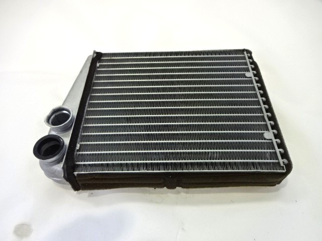 GRELEC RADIATORJA OEM N. A1698300661 ORIGINAL REZERVNI DEL MERCEDES CLASSE A W169 5P C169 3P (2004 - 04/2008) BENZINA LETNIK 2005