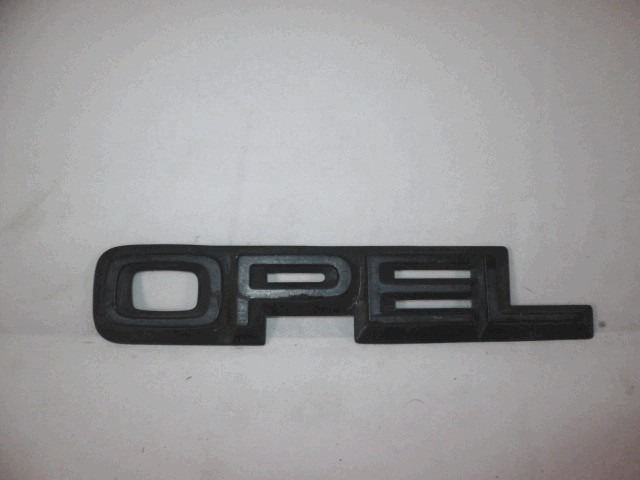 SPREDNJI IN ZADNJI EMBLEM OEM N. 9486846 ORIGINAL REZERVNI DEL OPEL CORSA A S83 (1982 - 1993)BENZINA LETNIK 1982