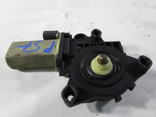 MOTORCEK ELEKTRICNEGA POMIKA ZADNJEGA STEKLA  OEM N. 50046603 ORIGINAL REZERVNI DEL FIAT STILO 192 BER/SW (2001 - 2004) DIESEL LETNIK 2004