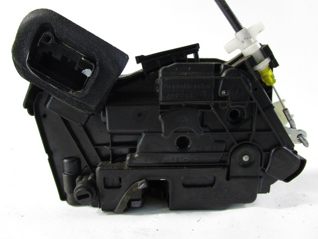 CENTRALNA KLJUCAVNICA ZADJIH LEVIH VRAT OEM N. 5K4839015F ORIGINAL REZERVNI DEL VOLKSWAGEN POLO 6R1 6C1 (06/2009 - 02/2014) DIESEL LETNIK 2011