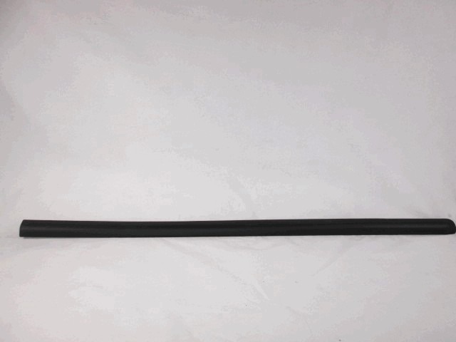 OKRASNE LETVE IN PROFILI SPREDNJIH VRAT OEM N. 7769725 46481156 ORIGINAL REZERVNI DEL FIAT BRAVA 182 (1995 - 2001) BENZINA LETNIK 1995