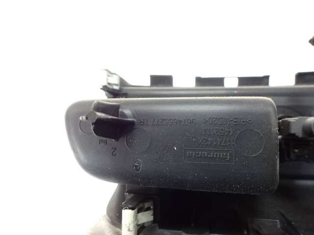 USB / AUX OEM N. 9674655277 ORIGINAL REZERVNI DEL PEUGEOT 208 CA CC MK1 (2012 -2019) DIESEL LETNIK 2014