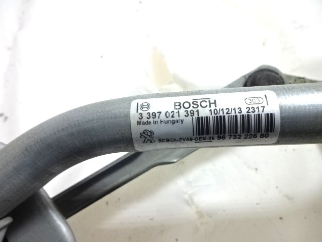 MOTORCEK PREDNJIH BRISALCEV OEM N. 0390241540 3397021391 9673222580 ORIGINAL REZERVNI DEL PEUGEOT 208 CA CC MK1 (2012 -2019) DIESEL LETNIK 2014