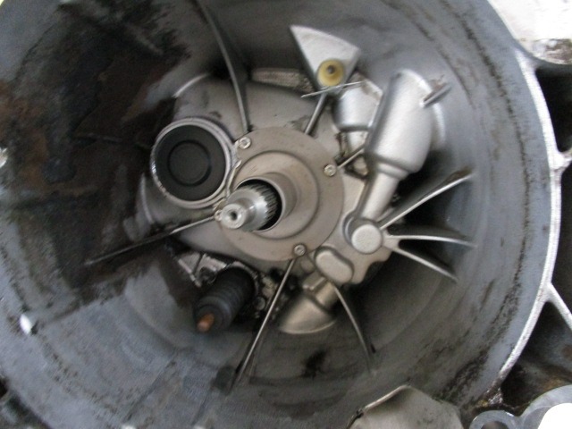 ROCNI MENJALNIK OEM N. 1069401058 ORIGINAL REZERVNI DEL BMW SERIE 3 BER/SW/COUPE/CABRIO E90/E91/E92/E93 (2005 -2009) DIESEL LETNIK 2007