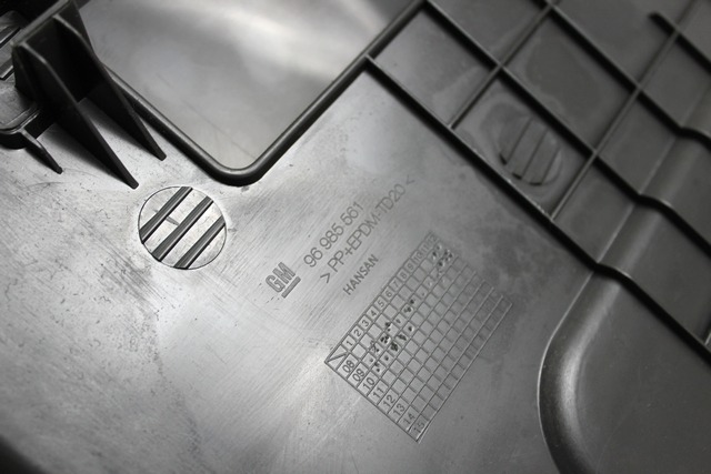 PREDAL ZA DOKUMENTE OEM N. 96985561 ORIGINAL REZERVNI DEL CHEVROLET CRUZE J300 J305 (2009 - 2019) DIESEL LETNIK 2010