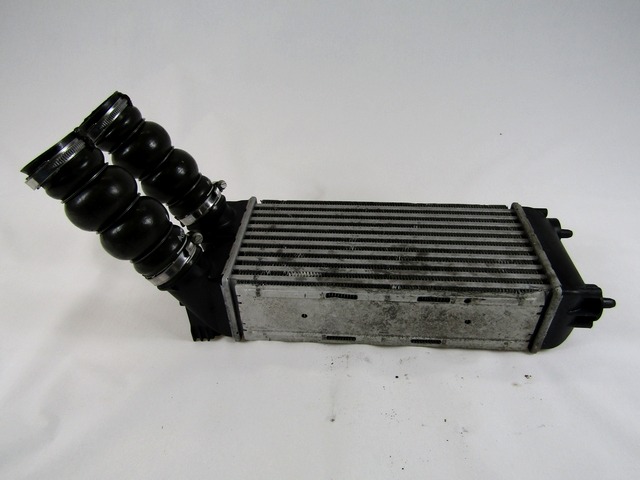 HLADILNIK INTERCOOLER OEM N. 9656503980 ORIGINAL REZERVNI DEL PEUGEOT 308 4A 4B 4C 4E 4H MK1 BER/SW/CC (2007 - 2013) DIESEL LETNIK 2008