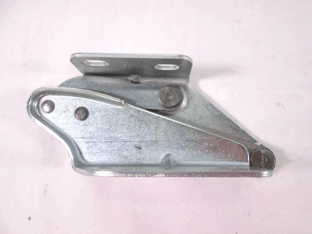 PANTI POKROVA MOTORJA OEM N. 504058771 ORIGINAL REZERVNI DEL IVECO DAILY MK3 (1999 - 2006)DIESEL LETNIK 2000