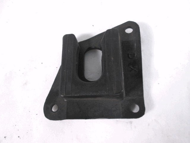 NOSILCI ODBIJACA  OEM N. 82412374 ORIGINAL REZERVNI DEL FIAT CROMA 154 MK1 (1985 - 1996)BENZINA LETNIK 1985