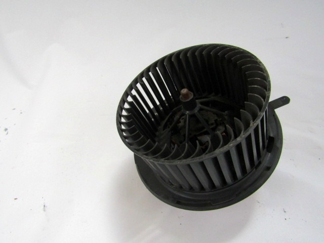 VENTILATOR  KABINE  OEM N. 3C1820015L ORIGINAL REZERVNI DEL VOLKSWAGEN GOLF V 1K1 1K5 MK5 BER/SW (02/2004-11/2008) BENZINA LETNIK 2008