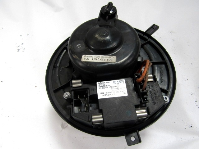 VENTILATOR  KABINE  OEM N. 3C1820015L ORIGINAL REZERVNI DEL VOLKSWAGEN GOLF V 1K1 1K5 MK5 BER/SW (02/2004-11/2008) BENZINA LETNIK 2008