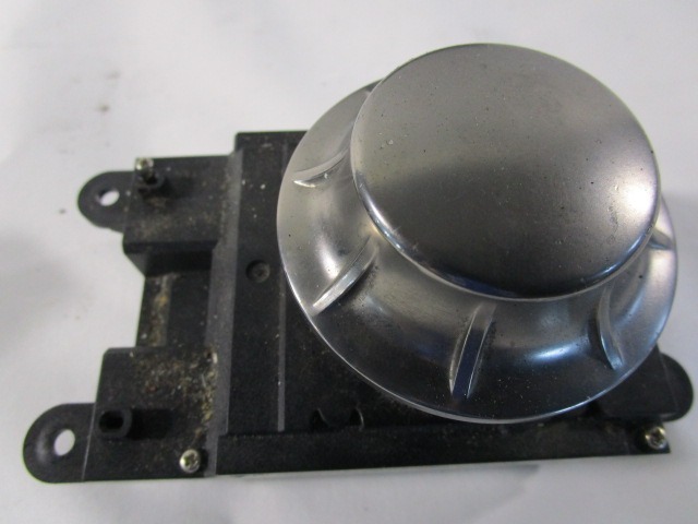 REZERVNI DELI, RADIJSKO-NAVIGACIJSKE NAPRAVE OEM N. 65126950813 ORIGINAL REZERVNI DEL BMW SERIE 5 E60 E61 (2003 - 2010) DIESEL LETNIK 2004