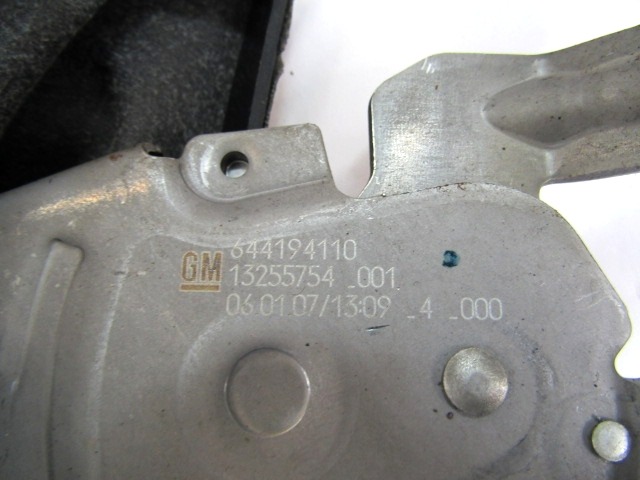 OEM N. 13255754 ORIGINAL REZERVNI DEL OPEL CORSA D S07 (2006 - 2011) BENZINA LETNIK 2007