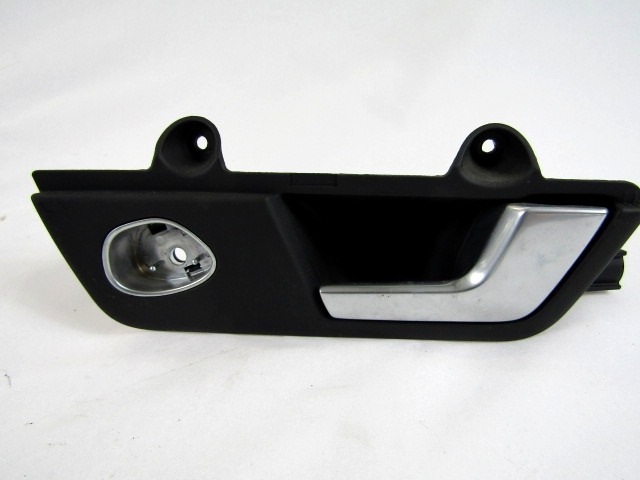 NOTRANJA KLJUKA  OEM N. 8E1837020 ORIGINAL REZERVNI DEL AUDI A4 B6 8E2 8E5 BER/SW (2001 - 2005) DIESEL LETNIK 2004