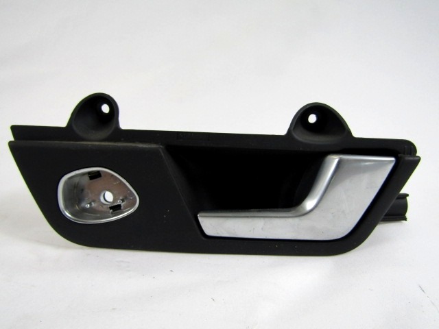 NOTRANJA KLJUKA  OEM N. 8E0839020 ORIGINAL REZERVNI DEL AUDI A4 B6 8E2 8E5 BER/SW (2001 - 2005) DIESEL LETNIK 2004