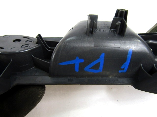 NOTRANJA KLJUKA  OEM N. 8E0839020 ORIGINAL REZERVNI DEL AUDI A4 B6 8E2 8E5 BER/SW (2001 - 2005) DIESEL LETNIK 2004