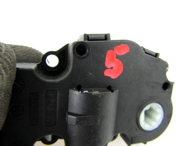 MOTORCEK OGREVANJA OEM N. 929888G ORIGINAL REZERVNI DEL BMW SERIE 3 BER/SW/COUPE/CABRIO E90/E91/E92/E93 (2005 -2009) DIESEL LETNIK 2006