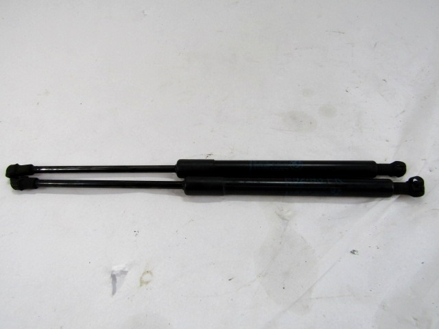 AMORTIZERJI POKROVA MOTORJA  OEM N. 51237129190 ORIGINAL REZERVNI DEL BMW SERIE 3 BER/SW/COUPE/CABRIO E90/E91/E92/E93 (2005 -2009) DIESEL LETNIK 2006