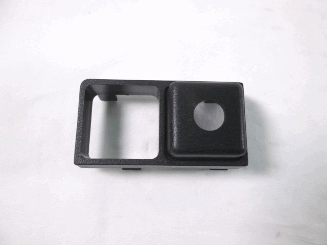 DRUGI ZUNANJI DODATKI OEM N. 82407445 ORIGINAL REZERVNI DEL LANCIA THEMA 834 MK1 (1984 - 1988)DIESEL LETNIK 1988