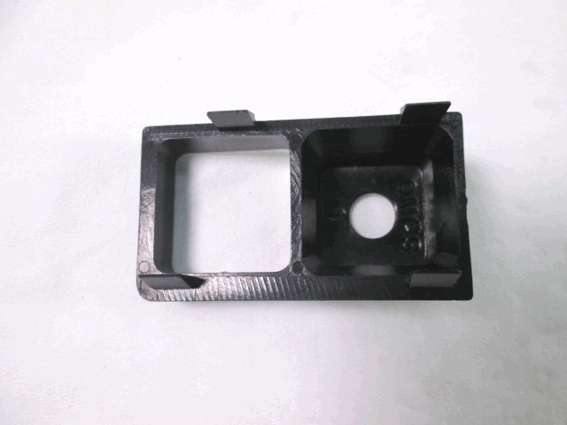 DRUGI ZUNANJI DODATKI OEM N. 82407445 ORIGINAL REZERVNI DEL LANCIA THEMA 834 MK1 (1984 - 1988)DIESEL LETNIK 1988