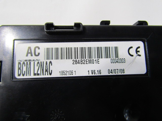 KONTROLA UDOBJA (BLUE & ME) OEM N. 284B2EM01E ORIGINAL REZERVNI DEL NISSAN NOTE E11 MK1 (2005 - 2013)BENZINA LETNIK 2009