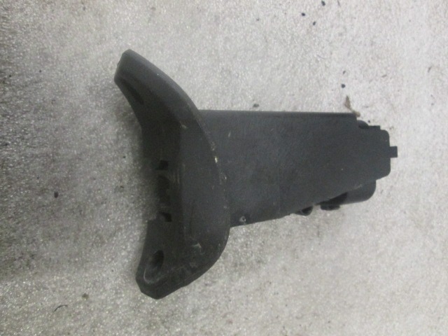 ZAKLEP LOPUTE GORIVA OEM N.  ORIGINAL REZERVNI DEL OPEL ZAFIRA A T98 (1999 - 2005) BENZINA LETNIK 2004