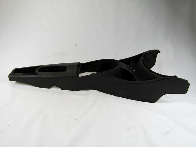 PLASTIKA MED SEDEZI BREZ NASLONJALA ROK OEM N. 1149488 ORIGINAL REZERVNI DEL FORD FOCUS DAW DBW DNW MK1 R BER/SW (2001-2005) DIESEL LETNIK 2003