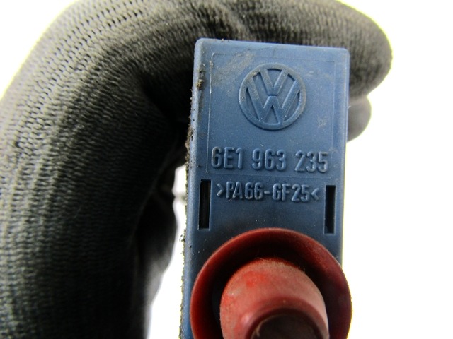 HLADILNIK ZA GRETJE OEM N. 6E1963235 ORIGINAL REZERVNI DEL VOLKSWAGEN PASSAT B5.5 3B3 3B6 3BG R BER/SW (11/2000 - 2005) DIESEL LETNIK 2002