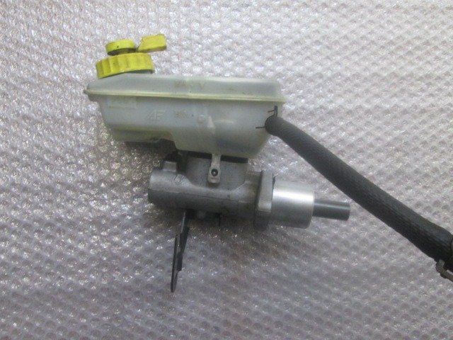 ZAVORNI CILINDER OEM N. 7M3611019D ORIGINAL REZERVNI DEL VOLKSWAGEN SHARAN 7M8 7M9 7M6 R2 (2004 - 2010)DIESEL LETNIK 2007