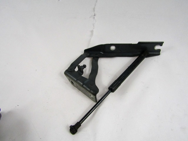 PANTI POKROVA MOTORJA OEM N. 41617120275 ORIGINAL REZERVNI DEL BMW SERIE 5 E60 E61 (2003 - 2010) DIESEL LETNIK 2008