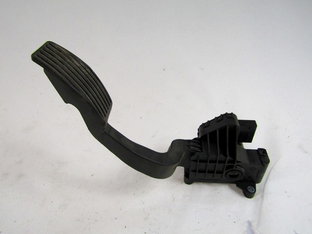 PEDALI OEM N. 55702020 ORIGINAL REZERVNI DEL FIAT GRANDE PUNTO 199 (2005 - 2012) DIESEL LETNIK 2006