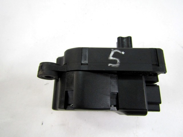 MOTORCEK OGREVANJA OEM N. 52433779R0 ORIGINAL REZERVNI DEL OPEL INSIGNIA A G09 (2008 - 2017)DIESEL LETNIK 2010
