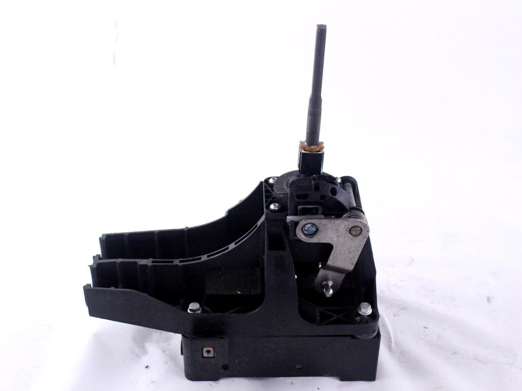 MEHANIZEM VZVODA ROCNEGA MENJALNIKA OEM N. 55563829 ORIGINAL REZERVNI DEL OPEL ASTRA J P10 5P/3P/SW (2010 - 2015) DIESEL LETNIK 2011