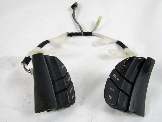 MULTIFUNKCIJSKI VOLAN OEM N. 04760352AE 04760353AE ORIGINAL REZERVNI DEL CHRYSLER VOYAGER/GRAN VOYAGER RG RS MK4 (2001 - 2007) DIESEL LETNIK 2001