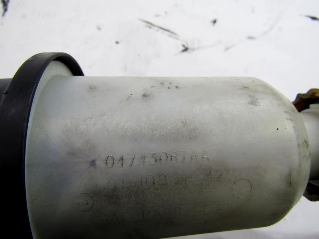 REZERVOAR CRPALKA  SERVO VOLAN OEM N. 04743067AB ORIGINAL REZERVNI DEL CHRYSLER VOYAGER/GRAN VOYAGER RG RS MK4 (2001 - 2007) DIESEL LETNIK 2001