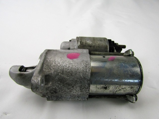 ZAGANJAC MOTORJA  OEM N. 55556092 ORIGINAL REZERVNI DEL OPEL ZAFIRA B A05 M75 (2005 - 2008) BENZINA LETNIK 2006