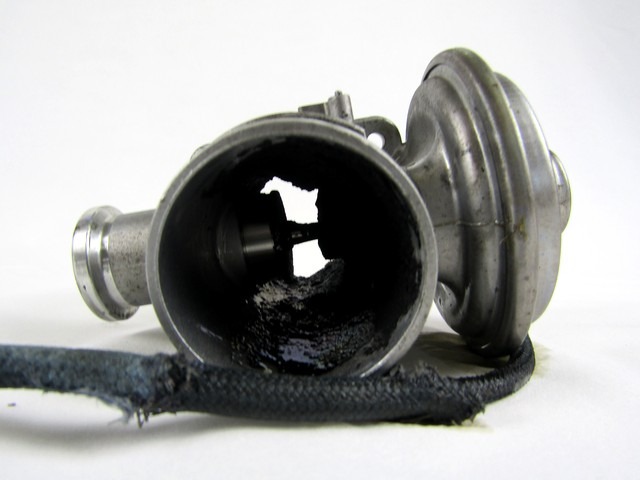 EGR VENTIL   OEM N. 778545204 ORIGINAL REZERVNI DEL BMW SERIE 3 E46 BER/SW/COUPE/CABRIO LCI R (2002 - 2005) DIESEL LETNIK 2004