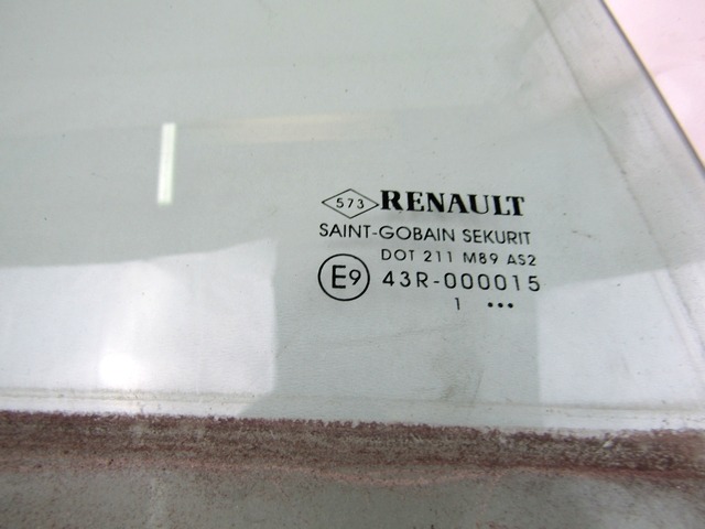 STEKLO ZADNJIH DESNIH VRAT OEM N. 823000026R ORIGINAL REZERVNI DEL RENAULT MEGANE MK3 BZ0/1 B3 DZ0/1 KZ0/1 BER/SPORTOUR/ESTATE (2009 - 2015) DIESEL LETNIK 2011