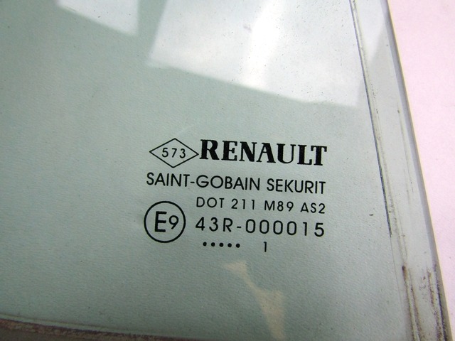 FIKSNO OKNO DESNO OEM N. 8200209954 ORIGINAL REZERVNI DEL RENAULT MODUS F/JP0 R (2008 - 09/2013) DIESEL LETNIK 2011